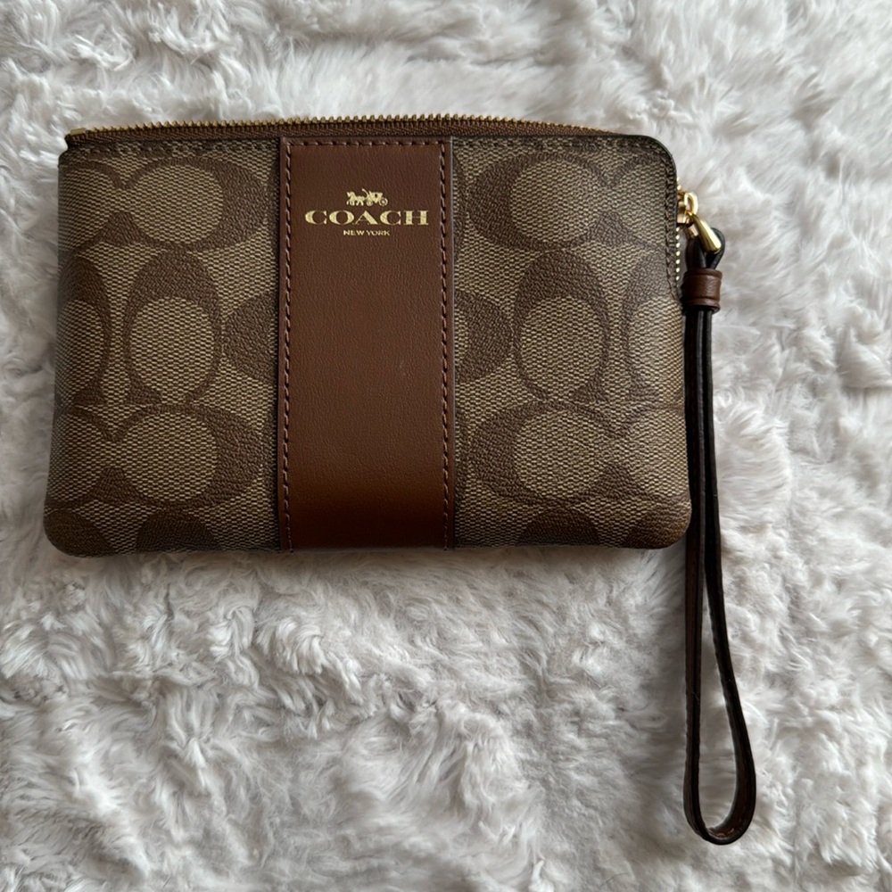 Coach Corner Zip Signature PVC Wristlet, 58035, KHAKI/SADDLE NWOT